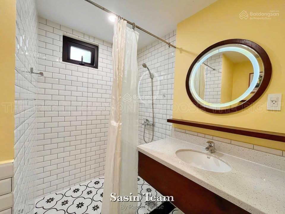 Căn hộ 1 phòng ngủ full nội thất cao cấp, ban công lớn lý tự trọng quận 1 gần chợ bến thành