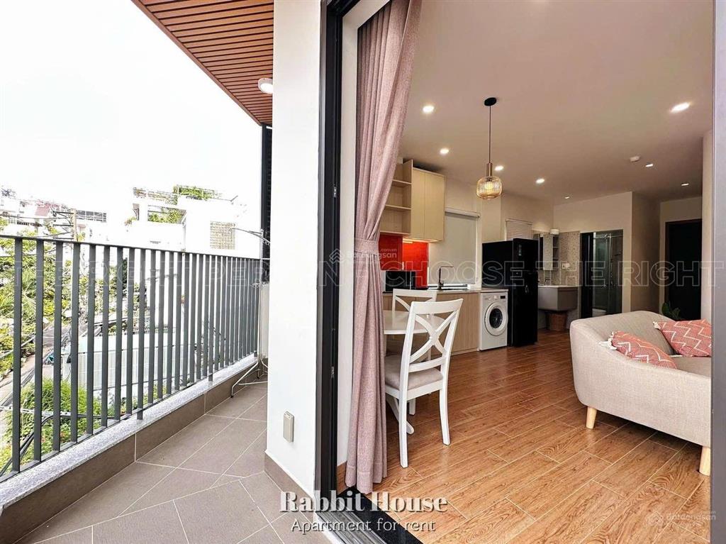 Penhouse 1pn full nội thất, ban công thoáng mát nguyễn trãi quận 1 gần chợ bến thành, bùi viện