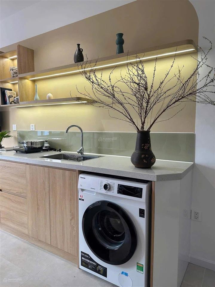 Cho thuê căn hộ full nội thất, ban công lớn thoáng mát hoà hảo quận 10 gần cầu nguyễn tri phương