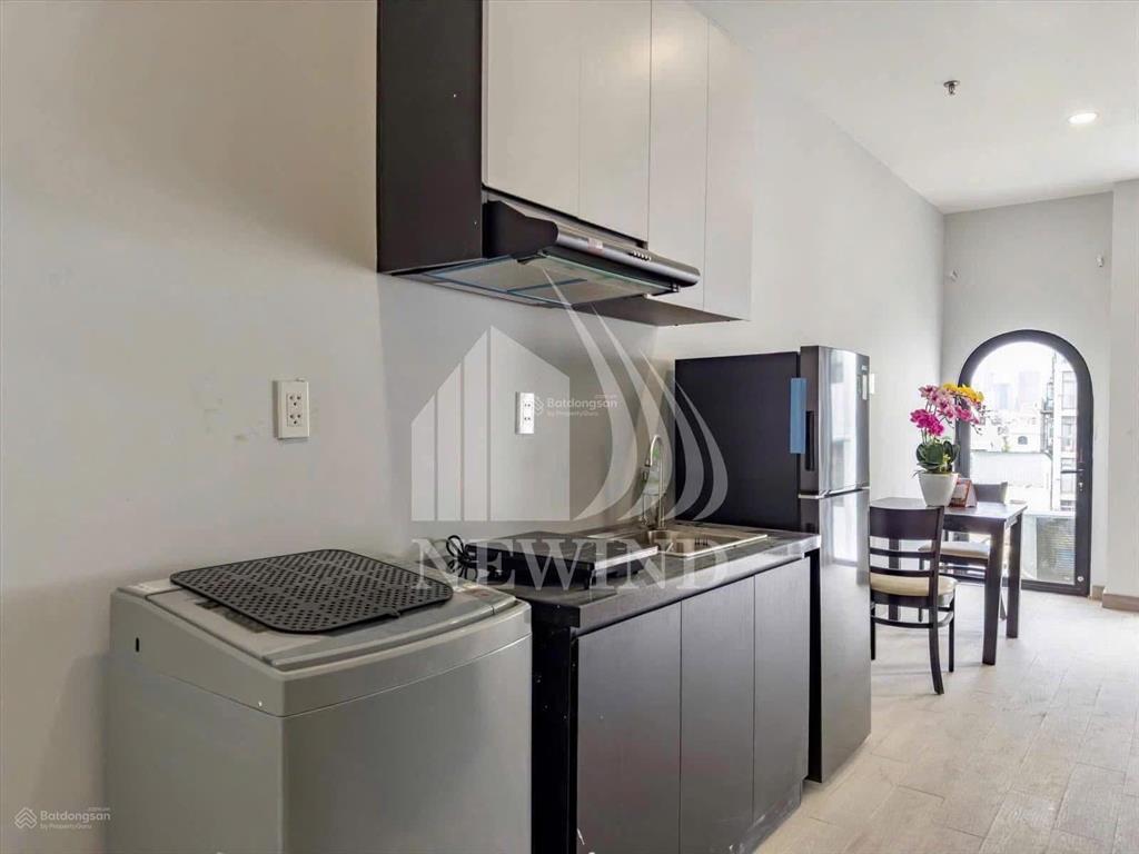 Cho thuê căn hộ full nội thất, ban công lớn, máy giặt riêng bến vân đồn quận 4 gần cầu ông lãnh
