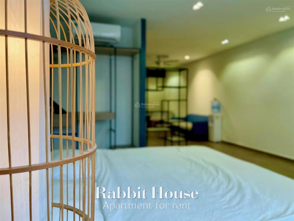 Cho thuê căn hộ full nội thất, ban công thoáng trần hưng đạo quận 5 gần cầu nguyễn văn cừ, nowzone