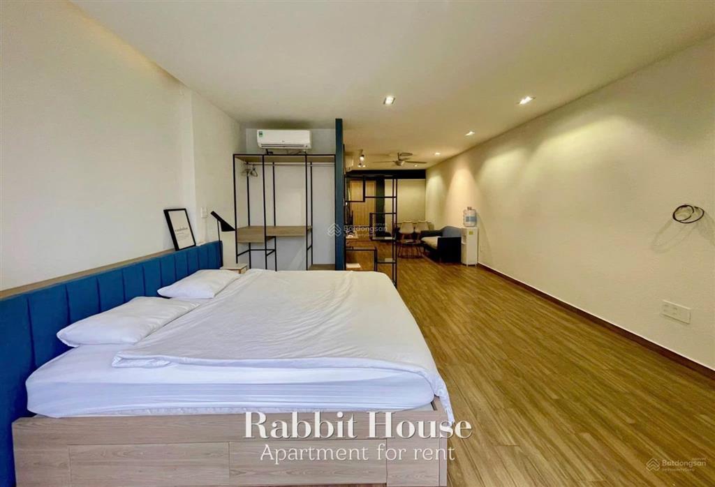 Cho thuê căn hộ full nội thất, ban công thoáng trần hưng đạo quận 5 gần cầu nguyễn văn cừ, nowzone
