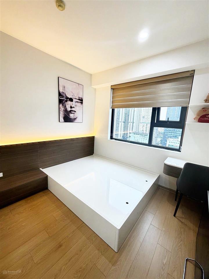 Chung cư 2pn  2vs  70m² sổ đỏ trao tay mỹ đình
