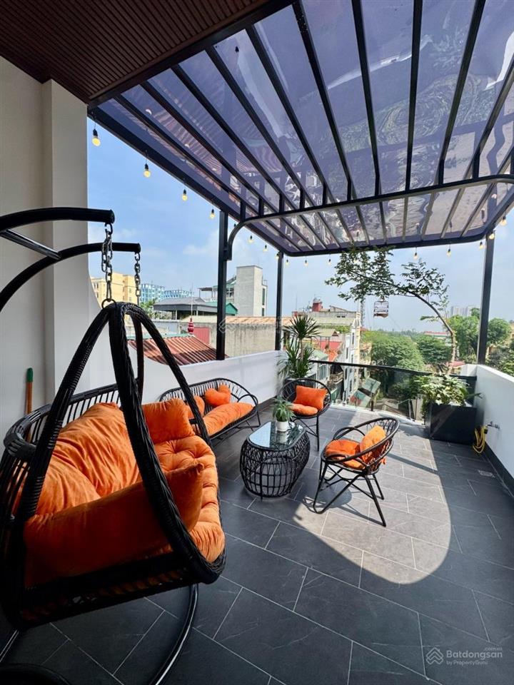 View triệu đô phố lý sơn ngọc thuỵ 7t thang máy gara 2 ô tô