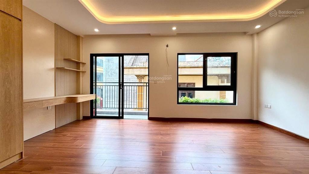 Hot xuân đỉnh 6 tầng thang máy gara ô tô mt cực hiếm 40m² x 6 tầng ,mt 6m ô tô vào nhà