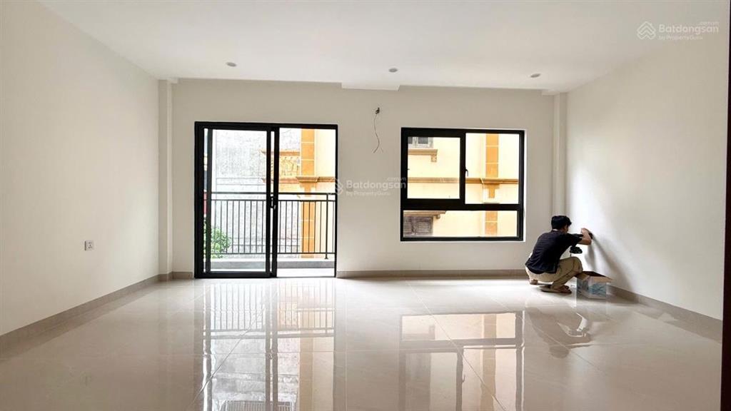 Hot xuân đỉnh 6 tầng thang máy gara ô tô mt cực hiếm 40m² x 6 tầng ,mt 6m ô tô vào nhà