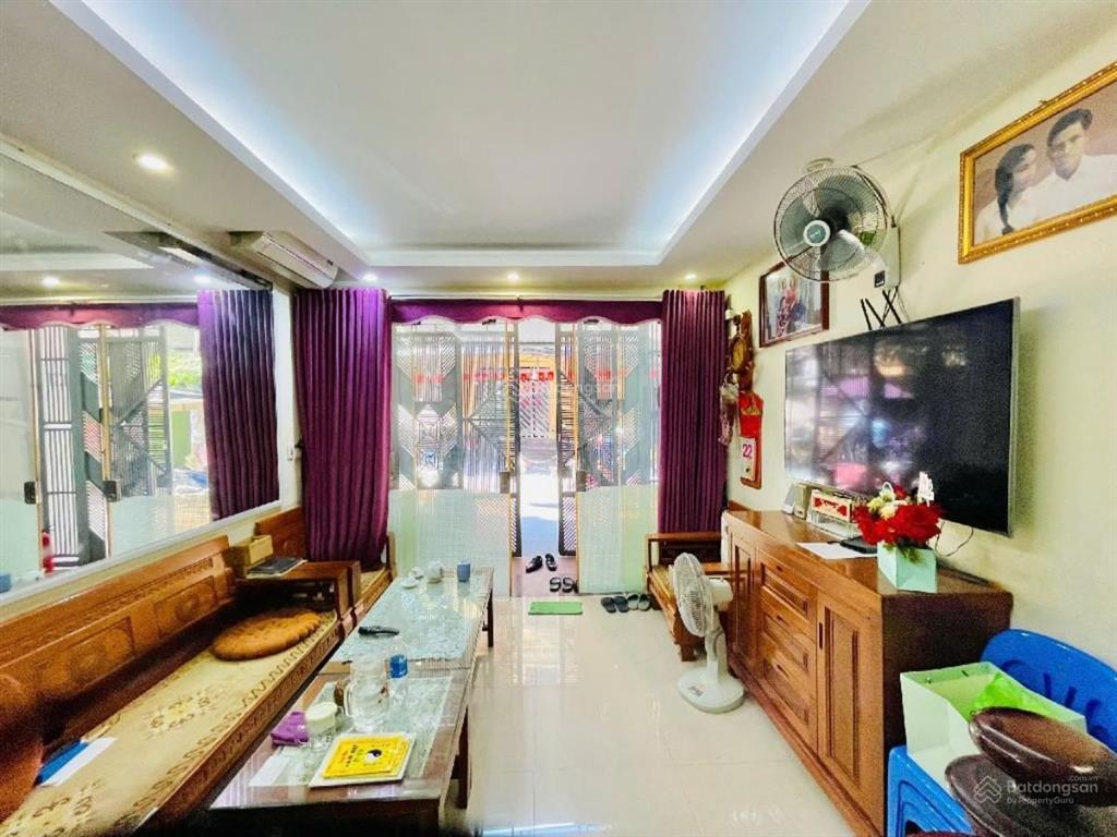 Phân lô hoàng đạo thành ngõ to như phố ô tô tránh vỉa hè kinh doanh