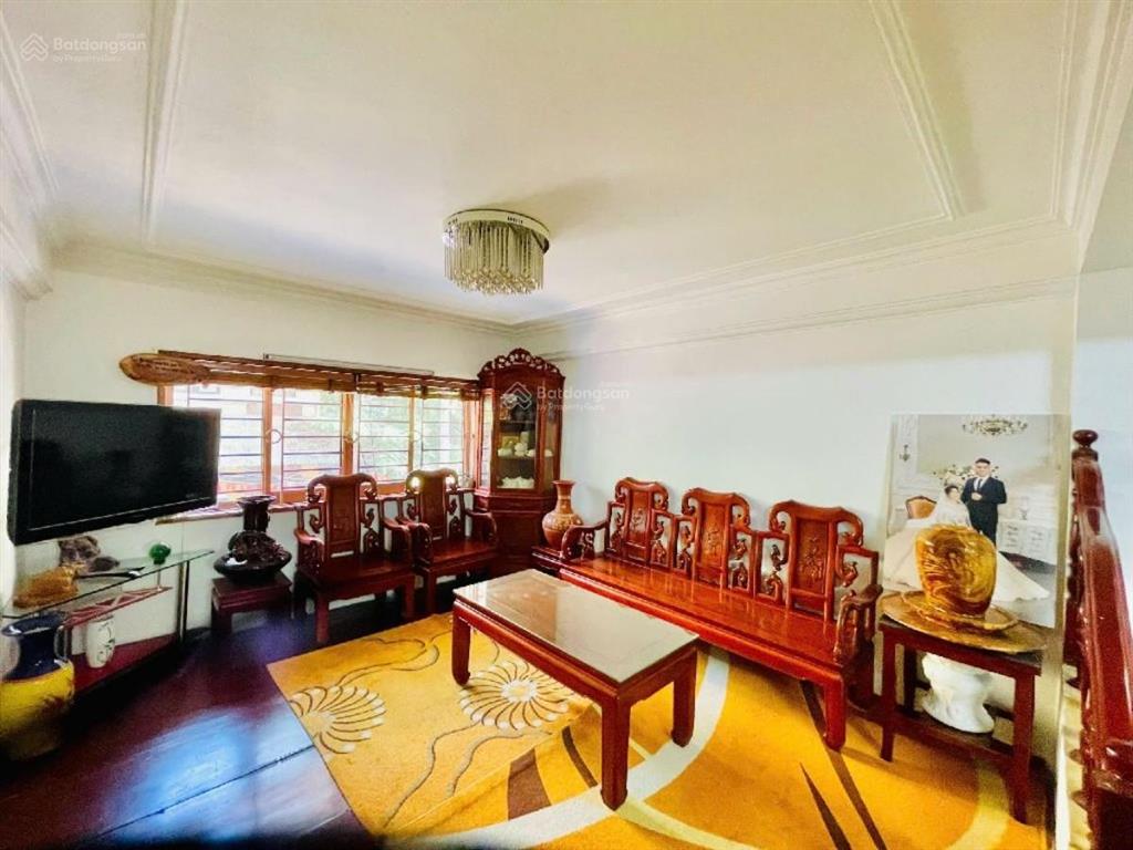 Phân lô hoàng đạo thành ngõ to như phố ô tô tránh vỉa hè kinh doanh