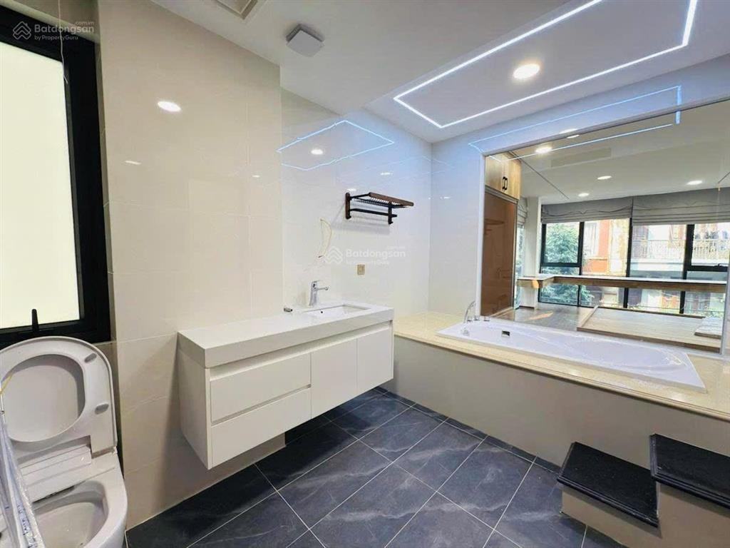 Hoa hậu nhất phố thịnh liệt  vỉa hè  kinh doanh sầm uất  full nội thất  thang máy nhập khẩu