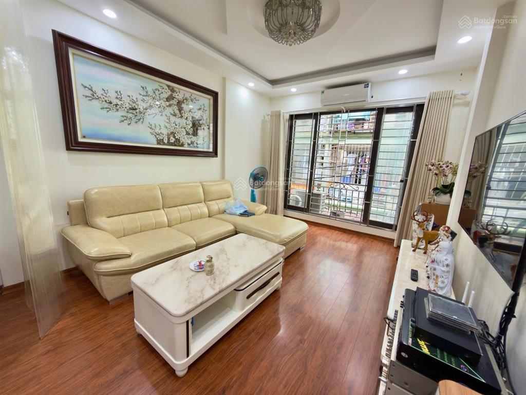 Nhà 5 tầng ô tô vào nhà kinh doanh đỉnh ngõ thông tứ tung bùi xương trạch,