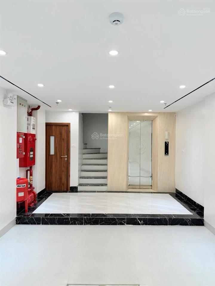 Siêu phẩm  trần duy hưng  8 tầng thang máy, full nội thất, gần phố, 7 chỗ vào nhà