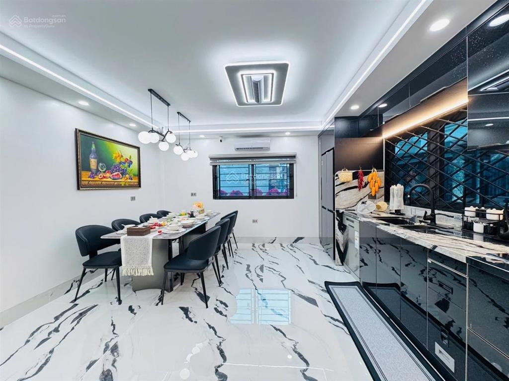 Siêu phẩm hoàng mai nhà lô góc ba mặt thoáng thang máy oto vào nhà