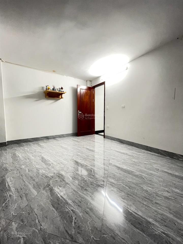 Siêu phẩm văn phòng 7 tầng thang máy bờ sông sét trung tâm quận hoàng mai  ô tô tránh