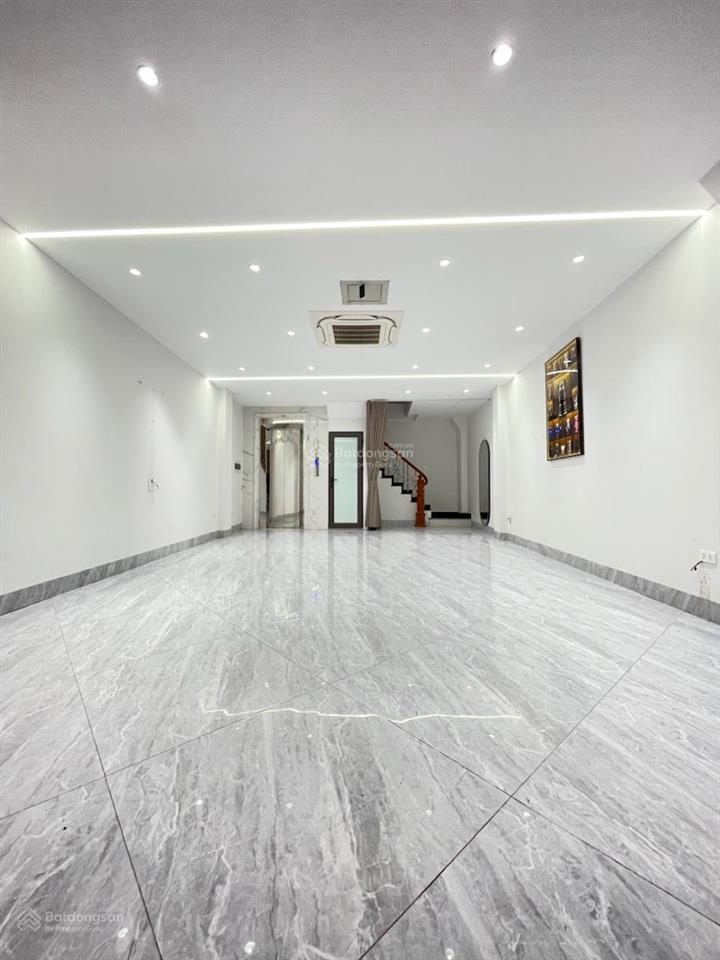 Siêu phẩm văn phòng 7 tầng thang máy bờ sông sét trung tâm quận hoàng mai  ô tô tránh
