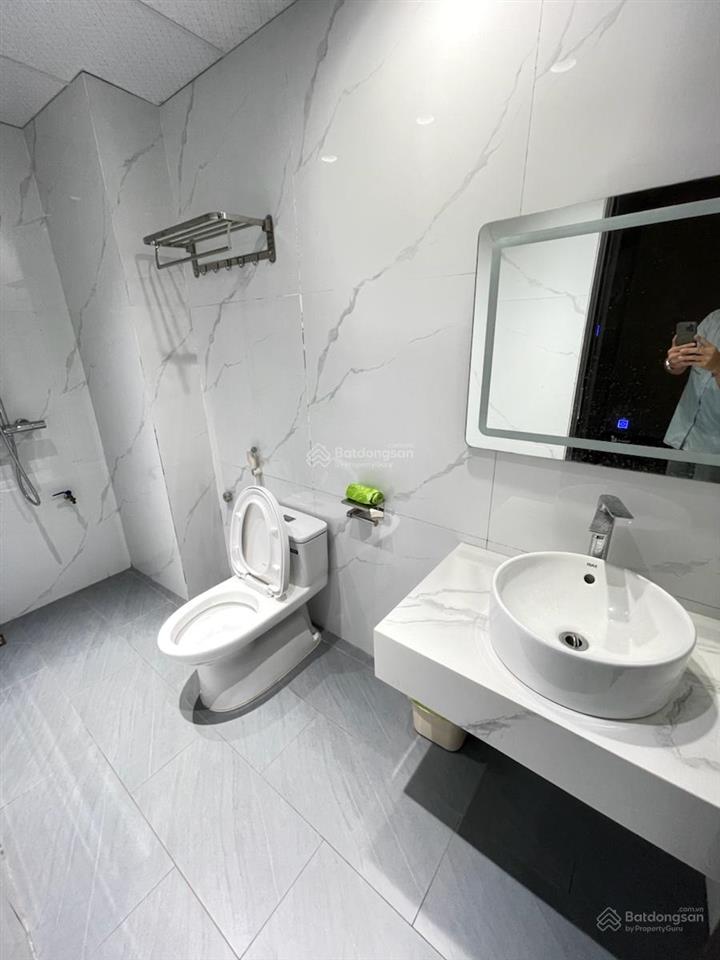 Siêu phẩm văn phòng 7 tầng thang máy bờ sông sét trung tâm quận hoàng mai  ô tô tránh
