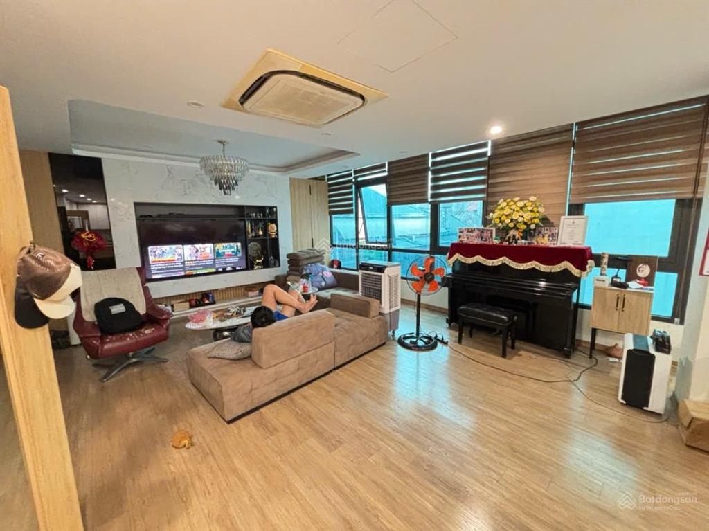 Nhà đẹp 7 tầng lô góc  phố kim mã  ô tô  thang máy  ngõ thông  tặng hết nội thất