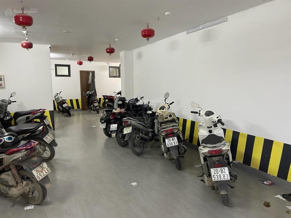 Siêu phẩm chdv dt 94m2, 8 tầng, mặt tiền 5m đường thông ô tô vào, 7 chỗ vào nhà