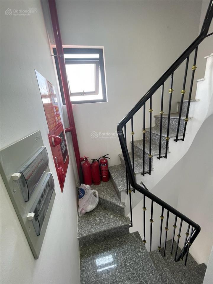 Siêu phẩm chdv dt 94m2, 8 tầng, mặt tiền 5m đường thông ô tô vào, 7 chỗ vào nhà