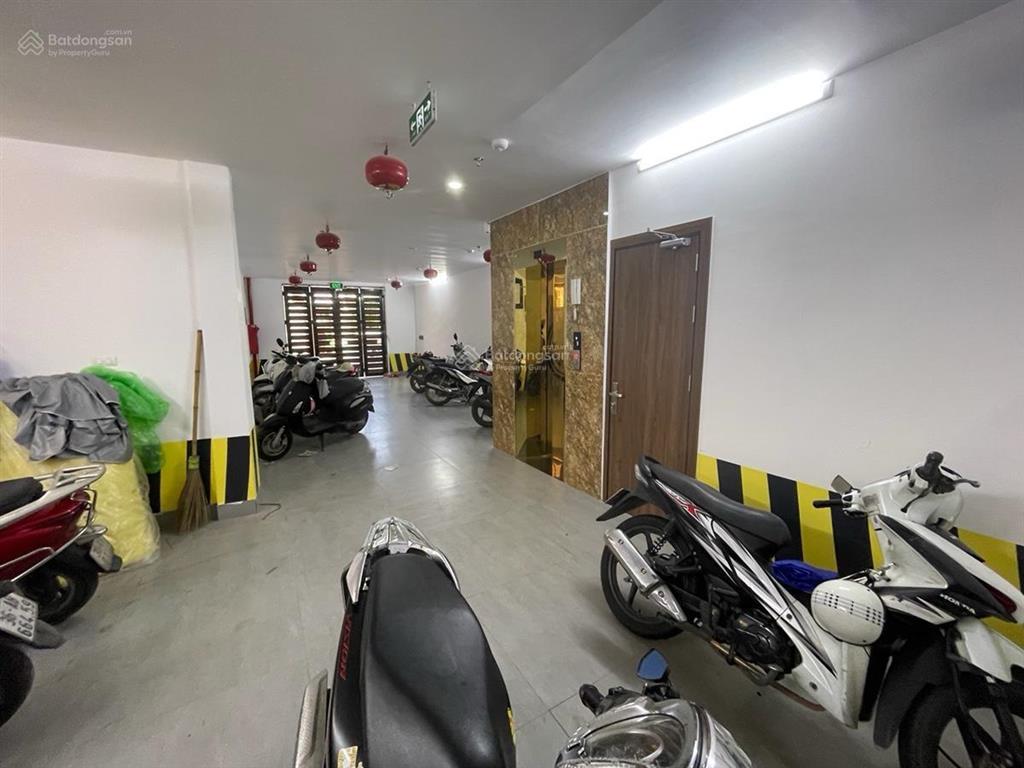 Siêu phẩm chdv dt 94m2, 8 tầng, mặt tiền 5m đường thông ô tô vào, 7 chỗ vào nhà