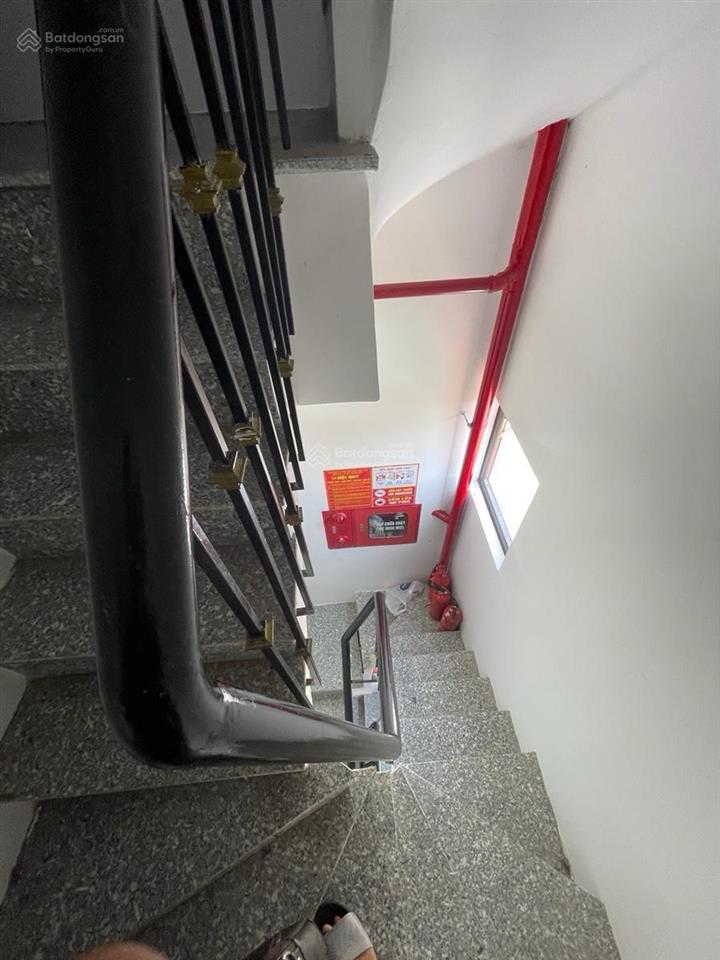 Siêu phẩm chdv dt 94m2, 8 tầng, mặt tiền 5m đường thông ô tô vào, 7 chỗ vào nhà