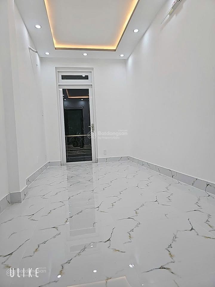Bán nhà mới, hẻm xe hơi 375 chiến lược, dt 4.8 x 10m, 3.5 tấm, giá 6.3 tỷ (thương lượng)