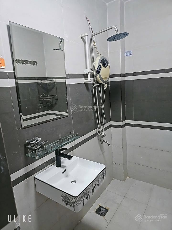 Bán nhà mới, hẻm xe hơi 375 chiến lược, dt 4.8 x 10m, 3.5 tấm, giá 6.3 tỷ (thương lượng)