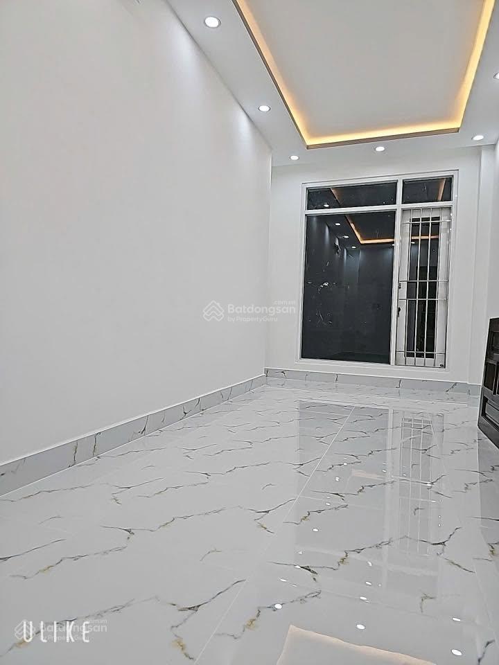 Bán nhà mới, hẻm xe hơi 375 chiến lược, dt 4.8 x 10m, 3.5 tấm, giá 6.3 tỷ (thương lượng)