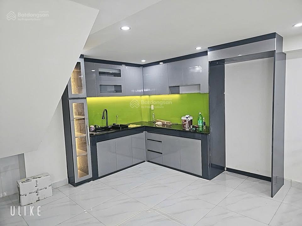 Bán nhà mới, hẻm xe hơi 375 chiến lược, dt 4.8 x 10m, 3.5 tấm, giá 6.3 tỷ (thương lượng)