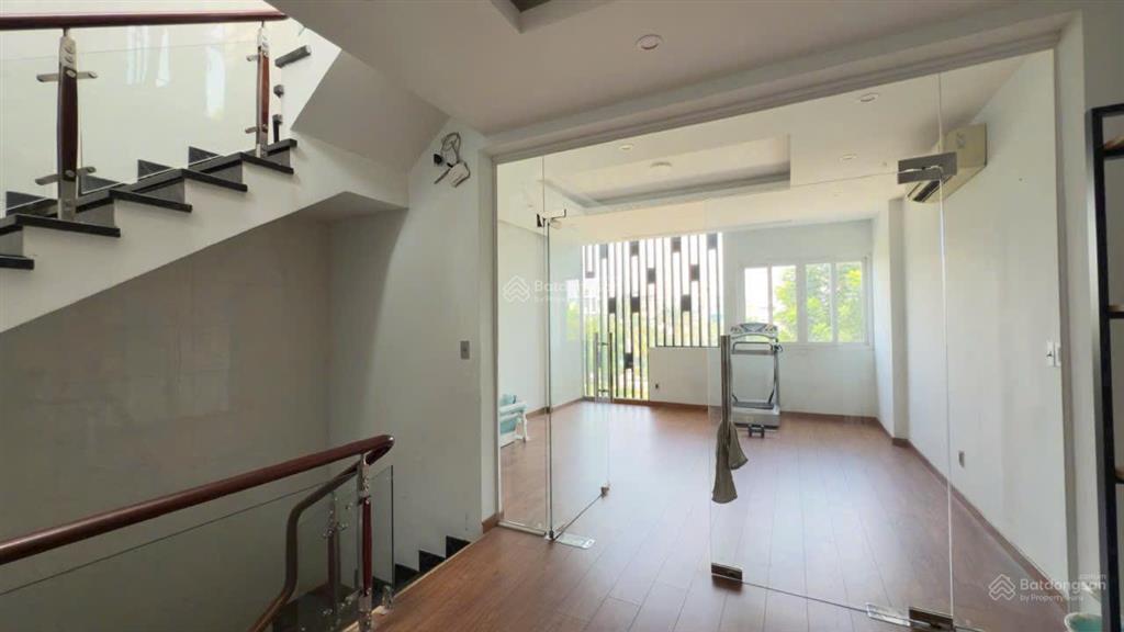 Bán nhà cạnh khu tên lửa mt đường số 53b, p. tân tạo, 5 x 16m, 3.5 tấm, giá 11.5 tỷ. (tl)