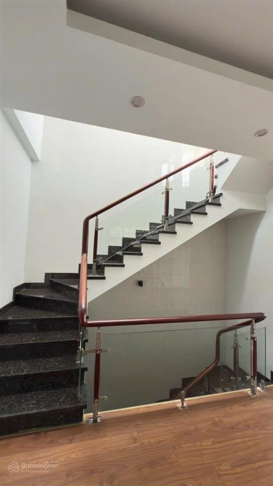Bán nhà cạnh khu tên lửa mt đường số 53b, p. tân tạo, 5 x 16m, 3.5 tấm, giá 11.5 tỷ. (tl)