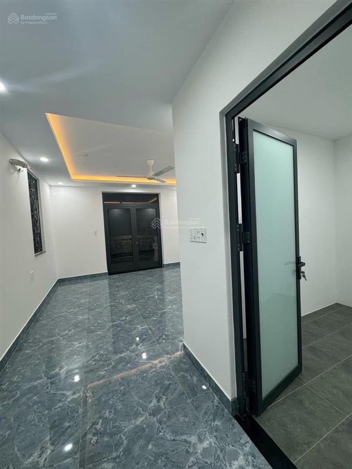 Bán nhà mới khu tên lửa, góc 2mt đường số 27, dt 5 x 20m, 3.5 tấm, giá 18.5 tỷ. ( tl )