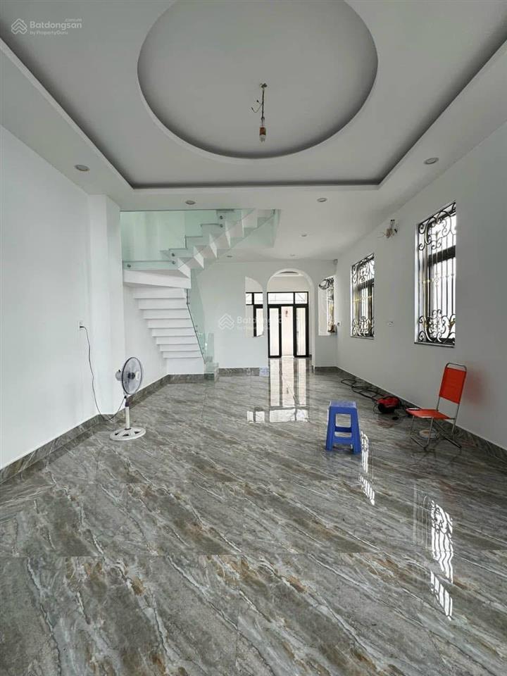 Bán nhà mới khu tên lửa, góc 2mt đường số 27, dt 5 x 20m, 3.5 tấm, giá 18.5 tỷ. ( tl )