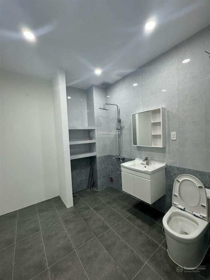Bán nhà mới khu tên lửa, góc 2mt đường số 27, dt 5 x 20m, 3.5 tấm, giá 18.5 tỷ. ( tl )