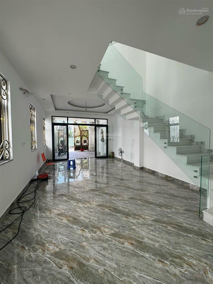 Bán nhà mới khu tên lửa, góc 2mt đường số 27, dt 5 x 20m, 3.5 tấm, giá 18.5 tỷ. ( tl )