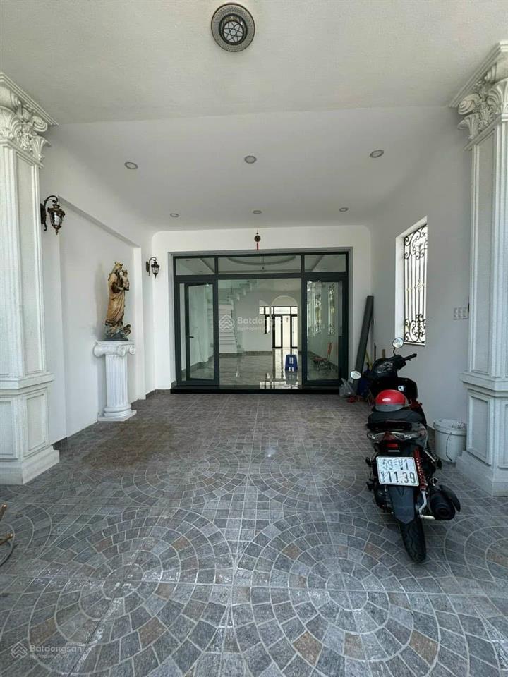 Bán nhà mới khu tên lửa, góc 2mt đường số 27, dt 5 x 20m, 3.5 tấm, giá 18.5 tỷ. ( tl )
