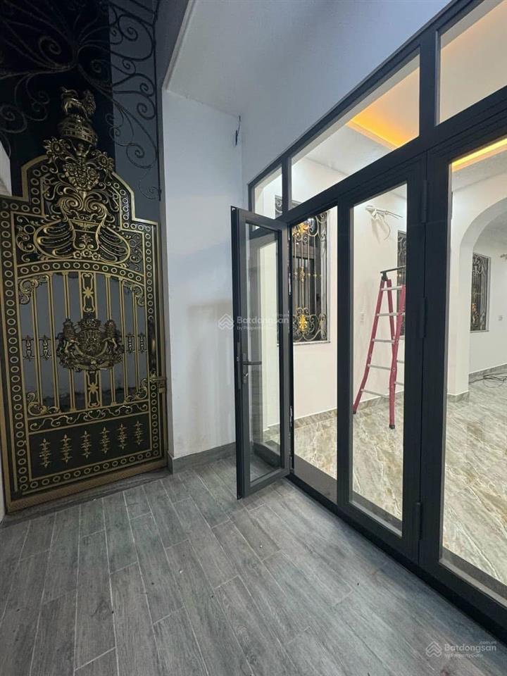 Bán nhà mới khu tên lửa, góc 2mt đường số 27, dt 5 x 20m, 3.5 tấm, giá 18.5 tỷ. ( tl )