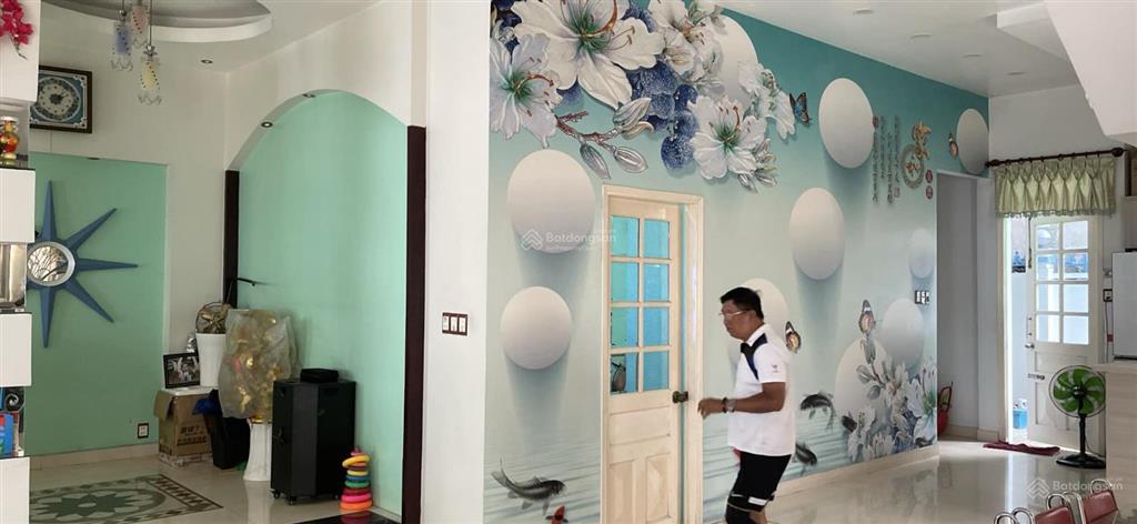 Biệt thự khu tên lửa, mt đường số 5, dt 10 x 20m, 3 tấm, giá 32 tỷ. (đối diện công viên)