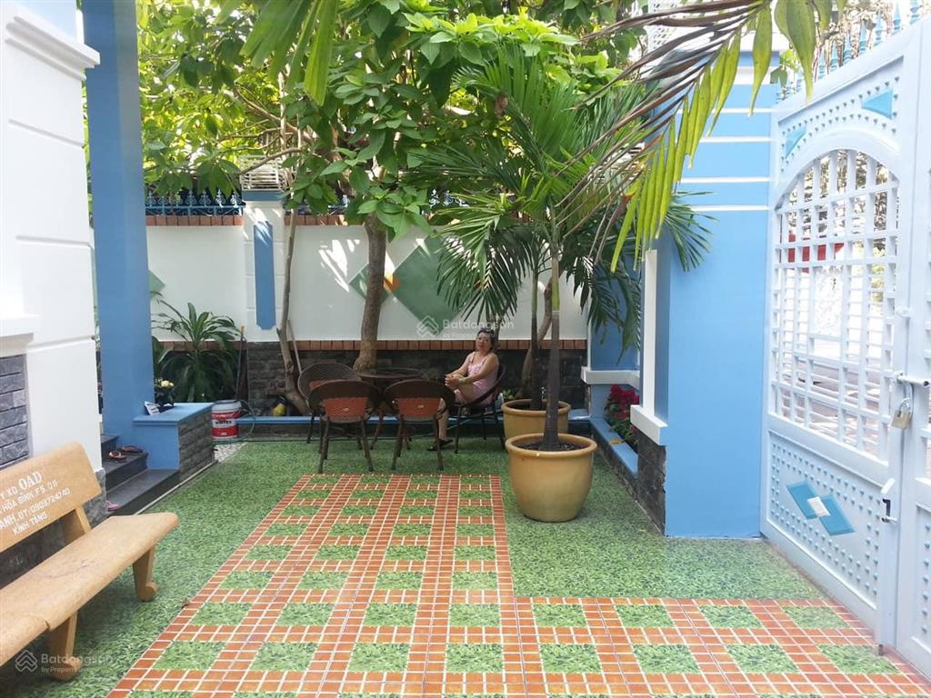 Biệt thự khu tên lửa, mt đường số 5, dt 10 x 20m, 3 tấm, giá 32 tỷ. (đối diện công viên)