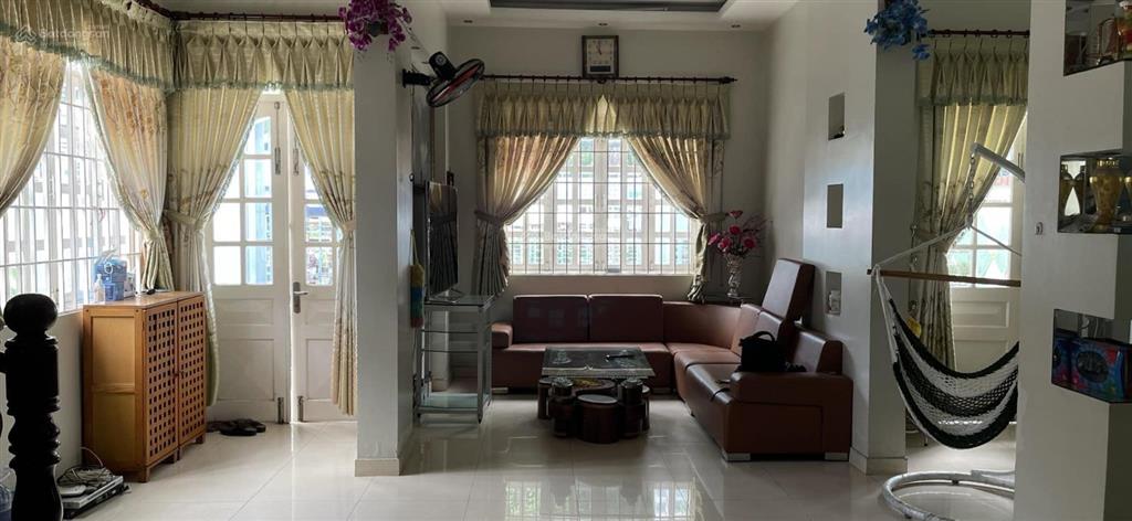 Biệt thự khu tên lửa, mt đường số 5, dt 10 x 20m, 3 tấm, giá 32 tỷ. (đối diện công viên)