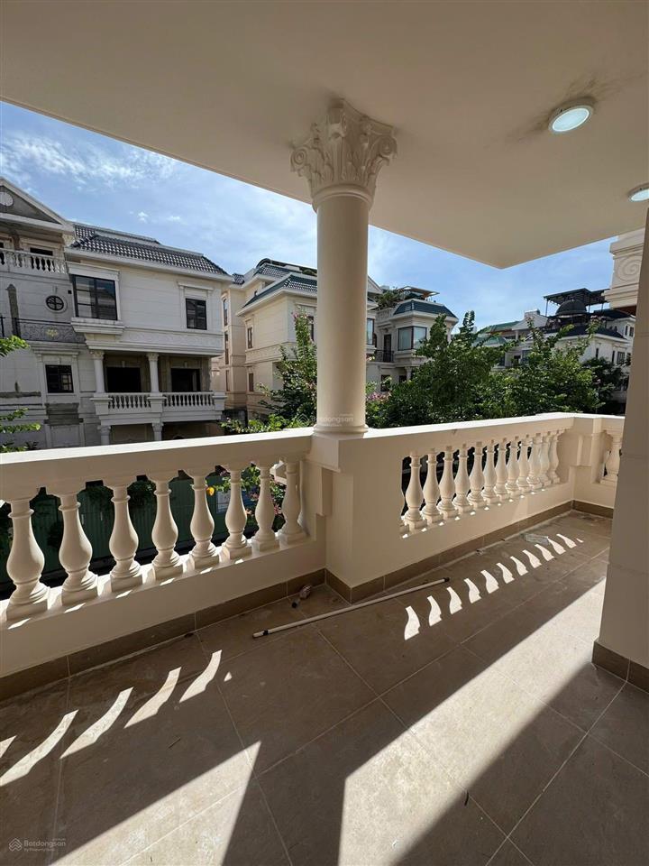 Biệt thự cityland park hills gò vấp  11*20m  1 trệt 3 lầu  sẵn thang máy  máy lạnh