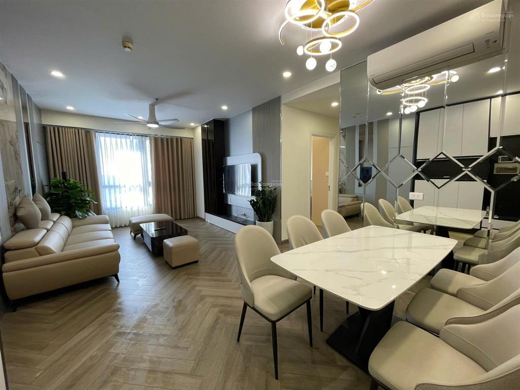 Chính chủ bán ch 75m2, 2n2vs, full nội thất, sẵn sổ đỏ  giá 6,35 tỷ tại five star   0866 839 ***
