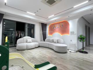 Chính chủ bán ch 160m2, 3n2vs, full nội thất đẹp  giá 13,8 tỷ tại n05 hoàng đạo thúy  0866 839 ***