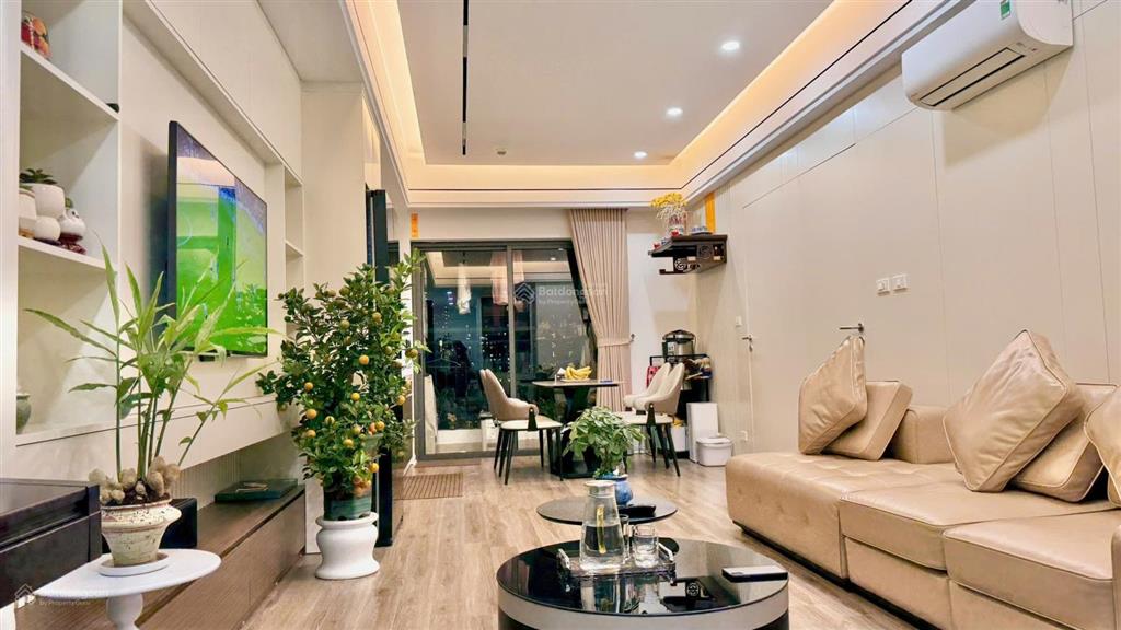 Chính chủ bán ch 68m2, 2n2vs, full nội thất, sẵn sổ đỏ  giá 5,9 tỷ tại tháp thiên niên kỷ hà đông