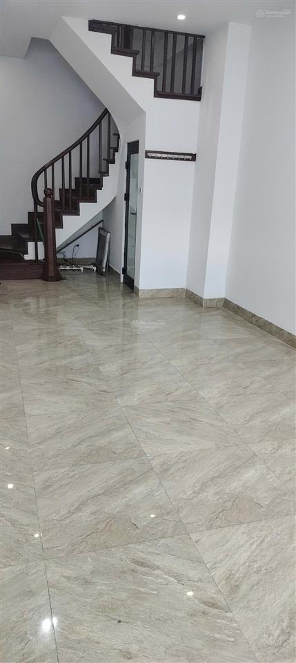Cho thuê lâu dài nhà kinh doanh căn góc ngõ thái thịnhtây sơn, 35m2 *5 tầng, giá thuê 18tr/tháng