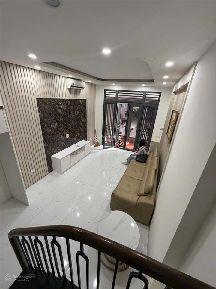 Chỉ 6.x tỷ có ngay nhà đẹp tại giang biên  vài bước ra mặt ngõ chính , gần hồ điều hòa chợ dân