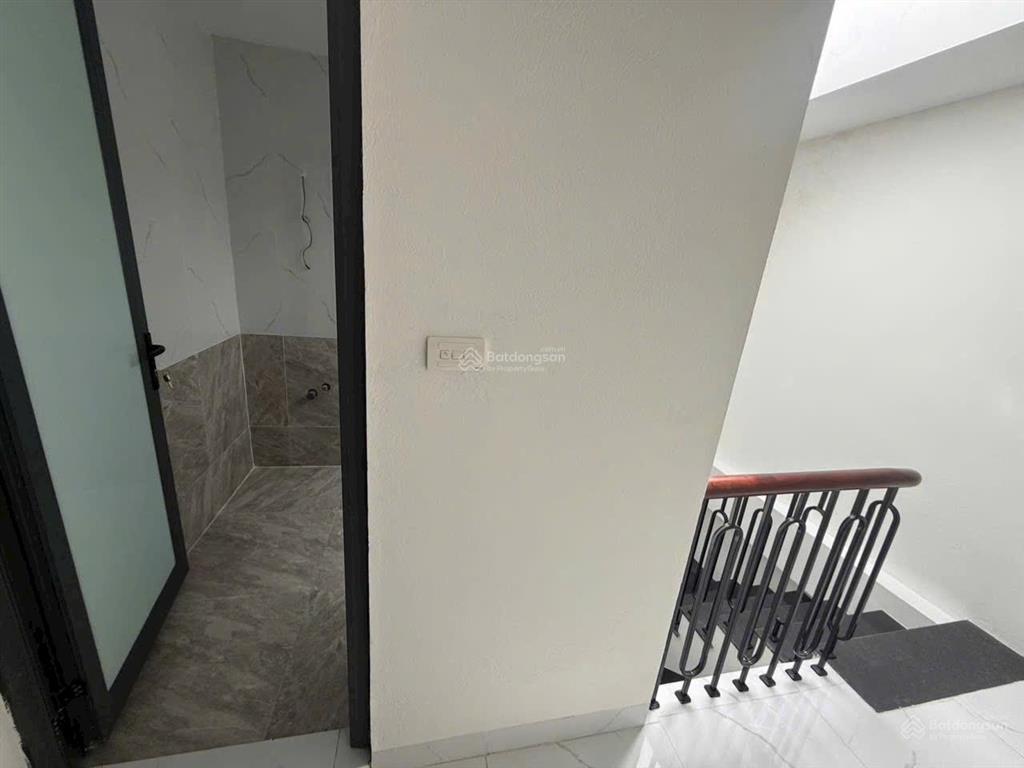 Chỉ 6.x tỷ có ngay nhà đẹp tại giang biên  vài bước ra mặt ngõ chính , gần hồ điều hòa chợ dân