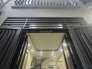 Bán nhà giang biên xây mới vuông vắn 31m dễ thanh khoản phù hợp khách tài chính thấp vị trí nhà đẹp