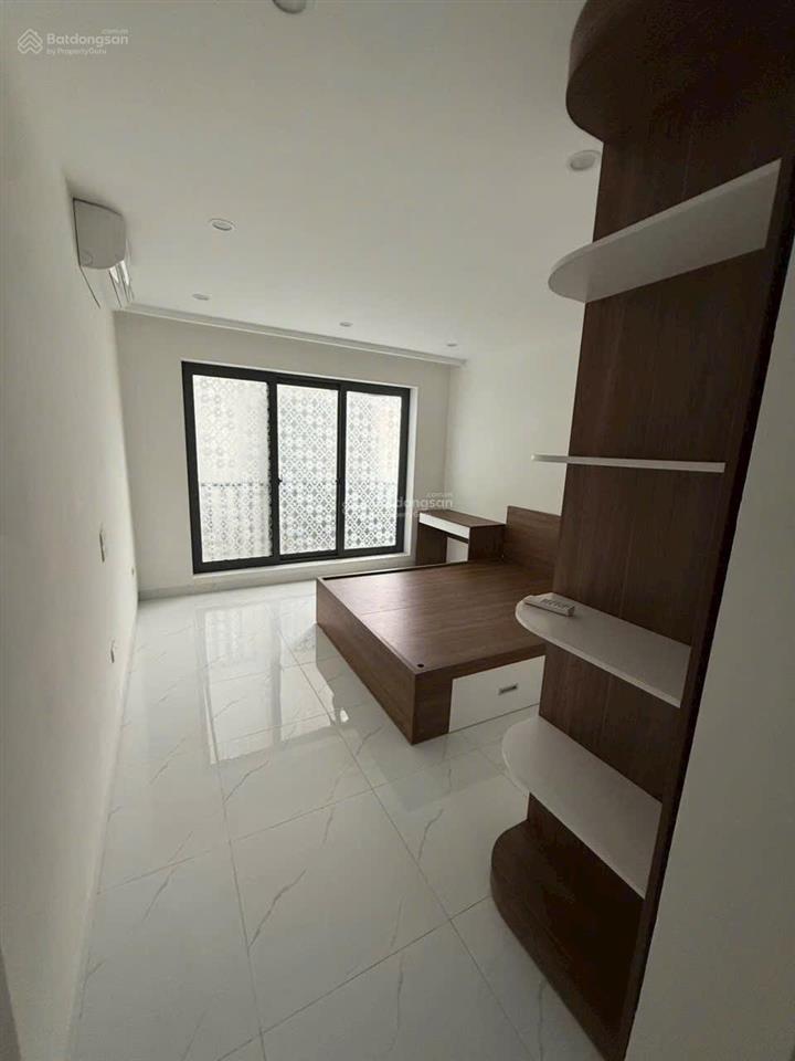 Chỉ 6.x tỷ có ngay nhà đẹp tại giang biên  vài bước ra mặt ngõ chính , gần hồ điều hòa chợ dân