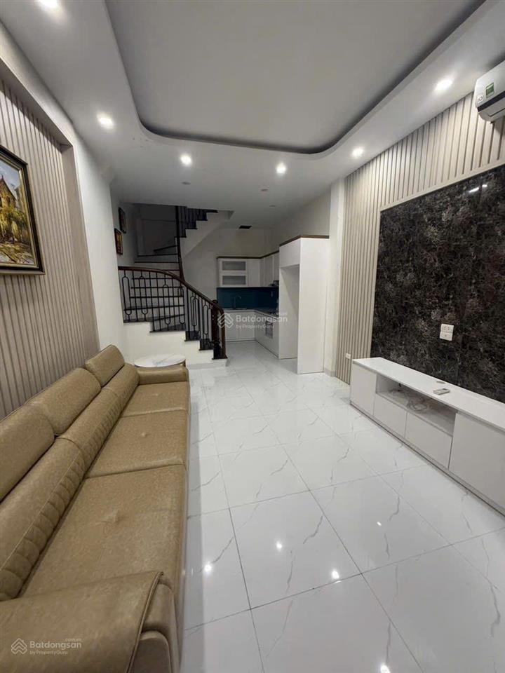 Chỉ 6.x tỷ có ngay nhà đẹp tại giang biên  vài bước ra mặt ngõ chính , gần hồ điều hòa chợ dân