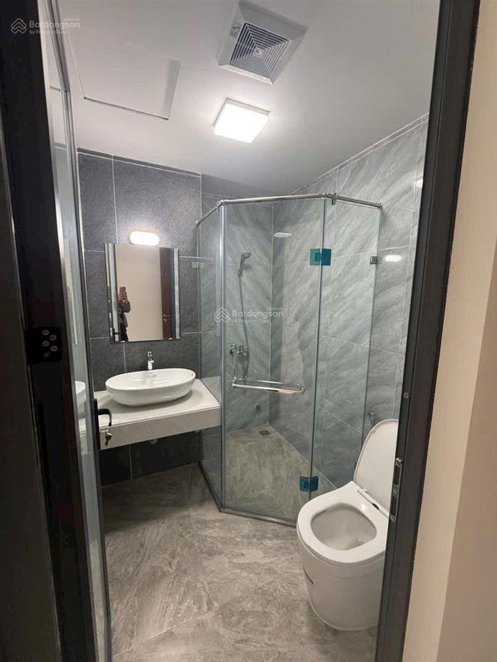 Chỉ 6.x tỷ có ngay nhà đẹp tại giang biên  vài bước ra mặt ngõ chính , gần hồ điều hòa chợ dân